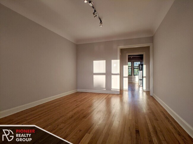 Photo - 2329 N Rockwell St