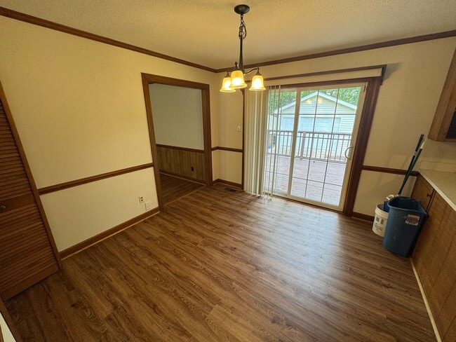 Photo - Spacious Rooms, Deck and Detached Garage /...