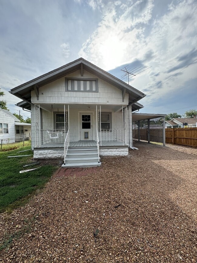 Building Photo - 1556 S Palisade St Rental