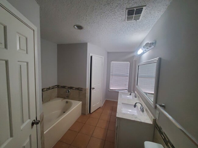 Photo - 7729 Ridge Mist Dr