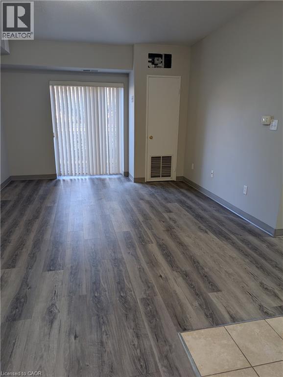 Photo - 736 Old Albert St Unité 116