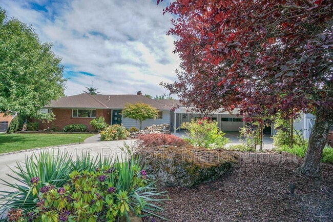 Photo - 2008 NW Sierra Ln