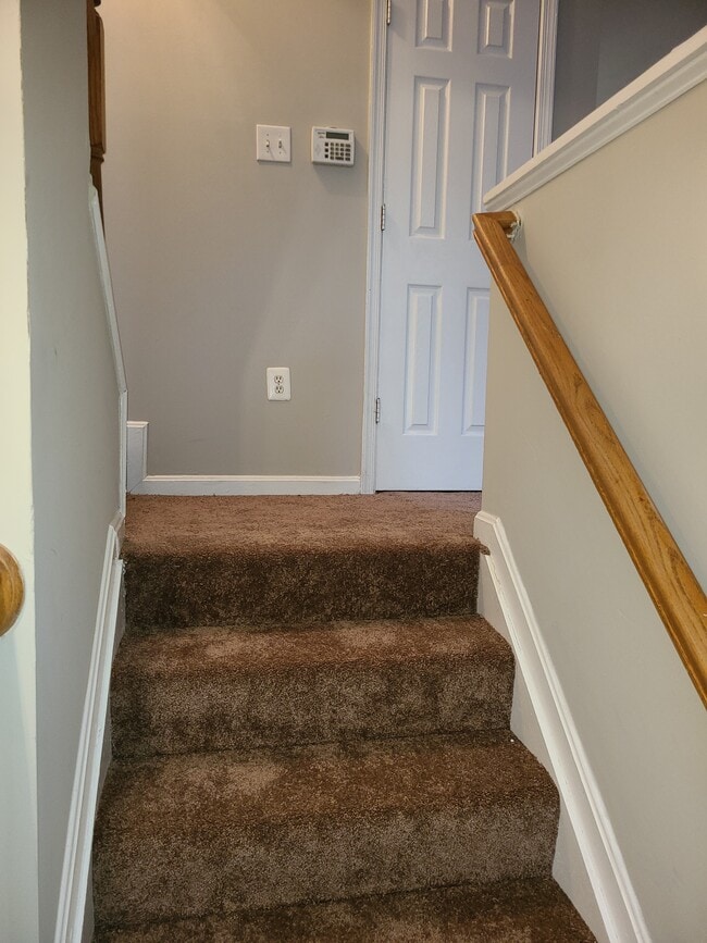 Photo - 2714 Stanton Rd SE