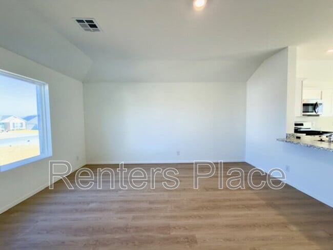 Photo - 1111 Raven Dr