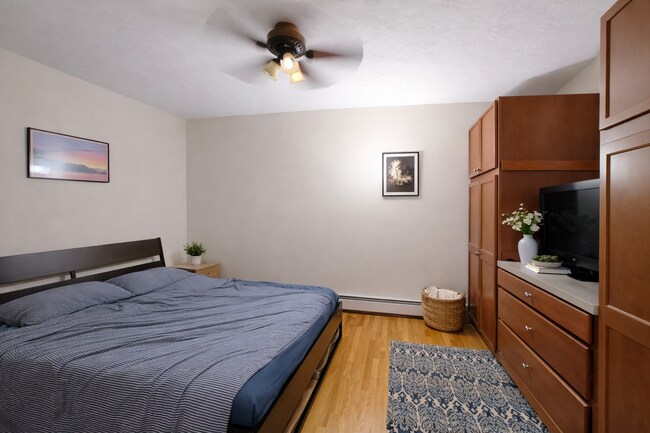 Photo - 1054 Cambridge St Unit 2R
