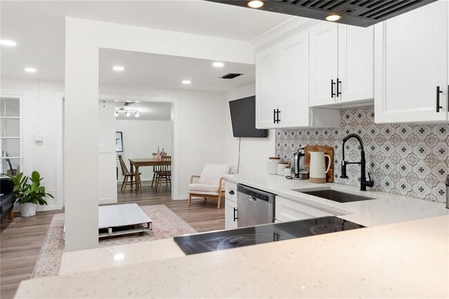 Photo - 4105 Rockefeller Ave