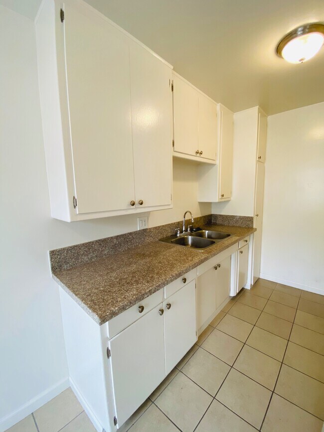 Unit 3 Kitchen - 1238 Kenmore Ave