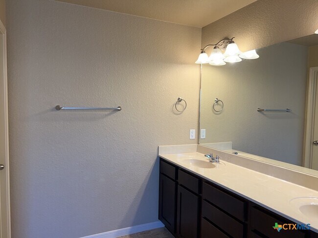 Photo - 1021 Republic Cir