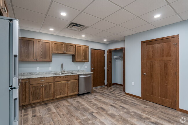 Building Photo - 513 N Riverfront Dr Rental