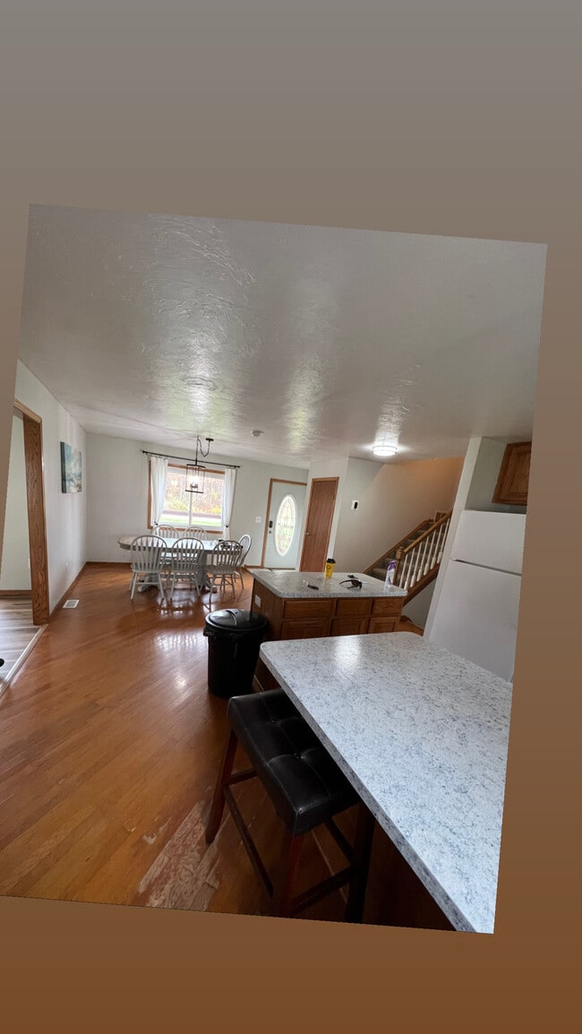 Photo - 7650 Warner Rd