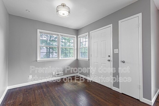 Photo - 3320 S Sterling Ave