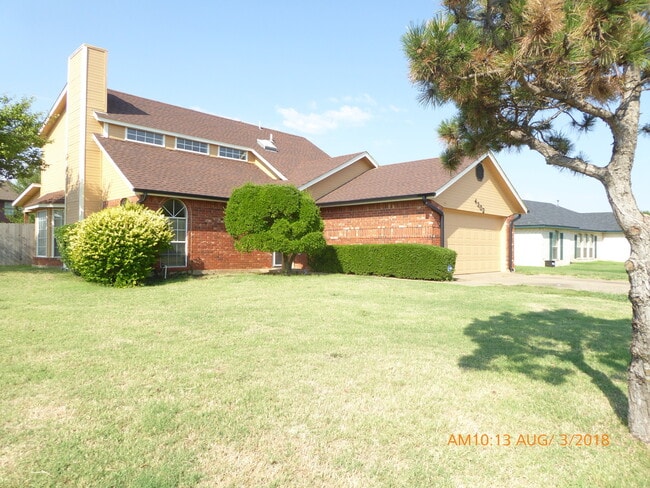 Photo - Spacious 2 story house on large corner lot