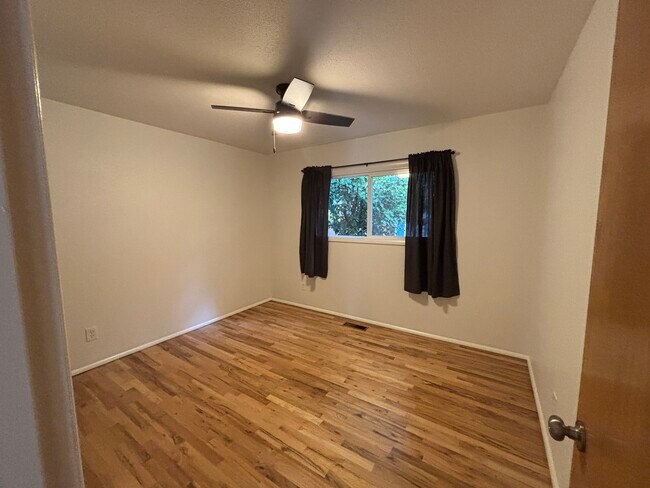 Photo - 7912 N Dwight Ave