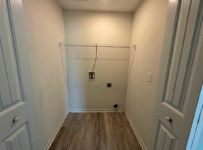 Photo - 460 Conifer St