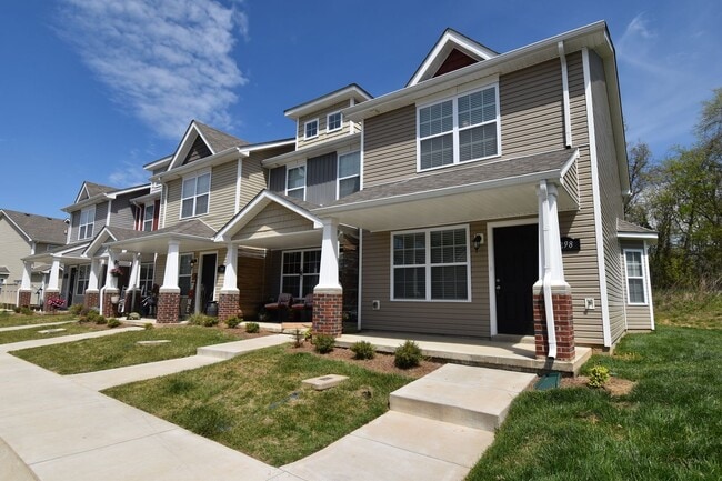 Building Photo - 2 bedroom Dog Friendly Condo For Rent Near...
