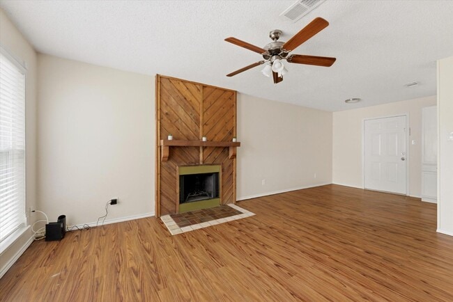 Photo - 401 N 7th St