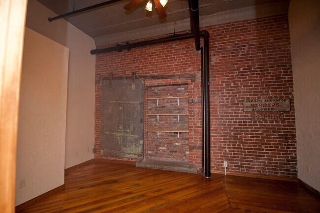 Photo - Market 102 Unit M 102