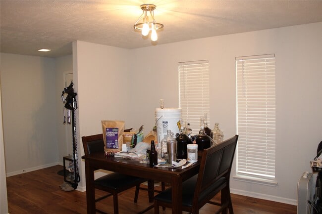 Photo - 819 Walbrook Dr