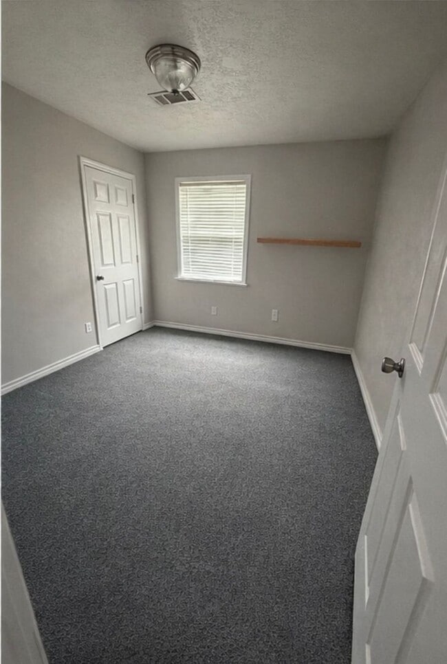 Photo - 786 Laurel St