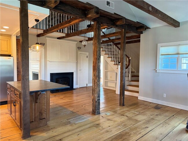 Building Photo - 31 Bradford St Unit 1