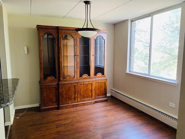 Photo - 225 S Rohlwing Rd Unit 518