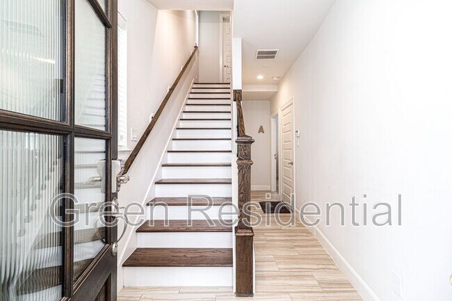 Photo - 2808 Grand Fountains Dr