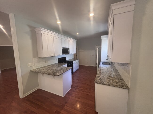 Photo - 100 Kingswood Cir