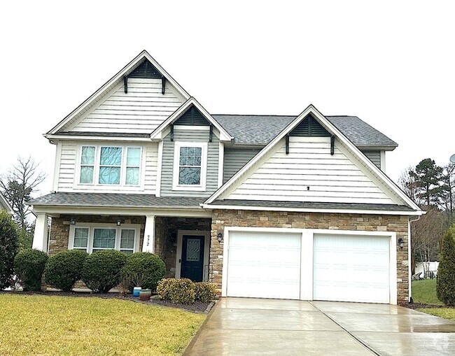 Building Photo - SPACIOUS FOUR BEDROOM Rental