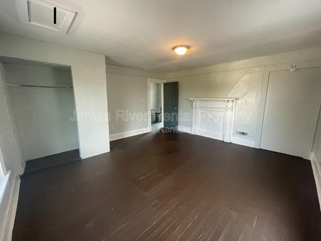 Photo - 2019 Main St