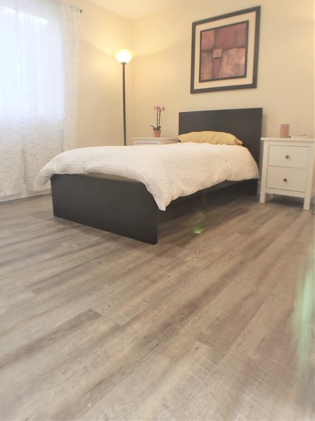 Photo - 5421 Market St Unit C