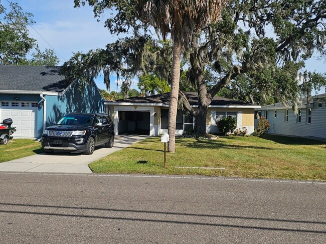 Photo - 6112 River Rd