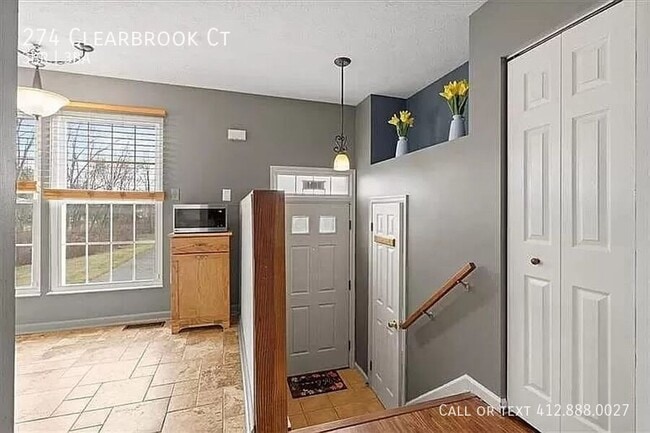 Photo - 274 Clearbrook Ct