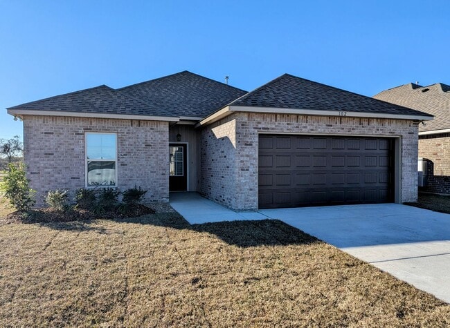 Building Photo - Welcome to Metairie Place!