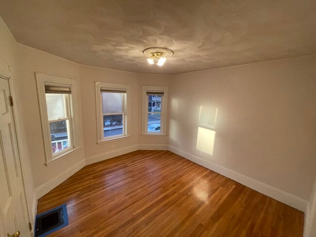 Bed 2 - 65 Hancock St Unit 1