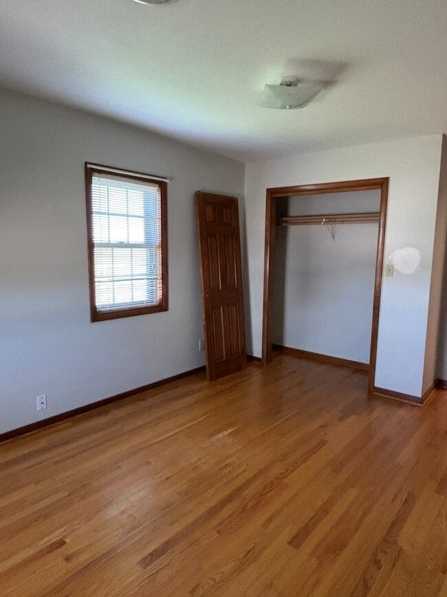 Photo - 4332 E 1675th Rd