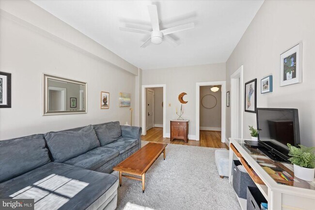 Photo - 3028 Porter St NW Unit 204