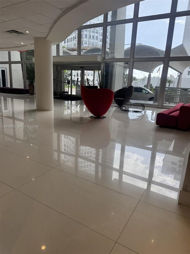 Photo - 5701 Collins Ave Unit 511