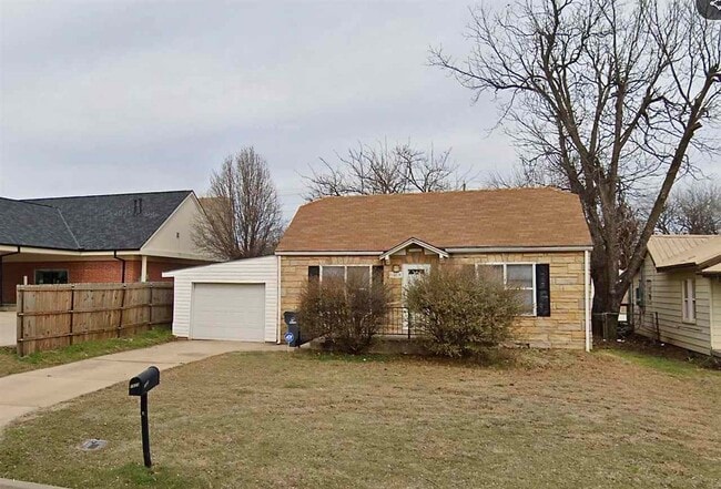 Photo - 1609 SW B Ave