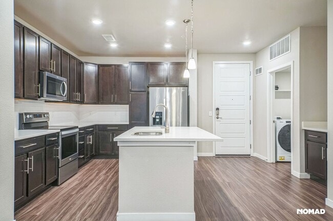Charming 2BR Condo in Littleton - Charming 2BR Condo in Littleton