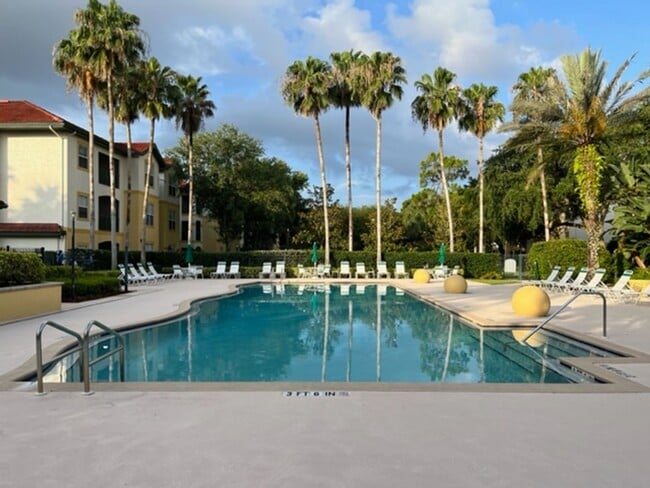 Photo - 1 Bedroom + Den Condo in Royal Greens at G...