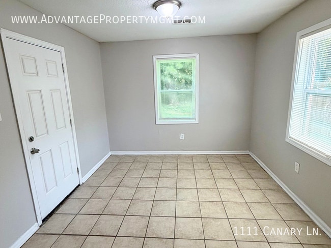 Photo - 1111 Canary Ln
