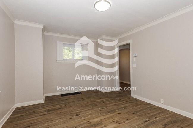 43 W Hillcrest Ave