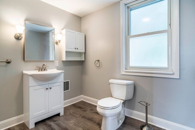 Photo - Stunning 4 bedroom home in Beechview available August 1!