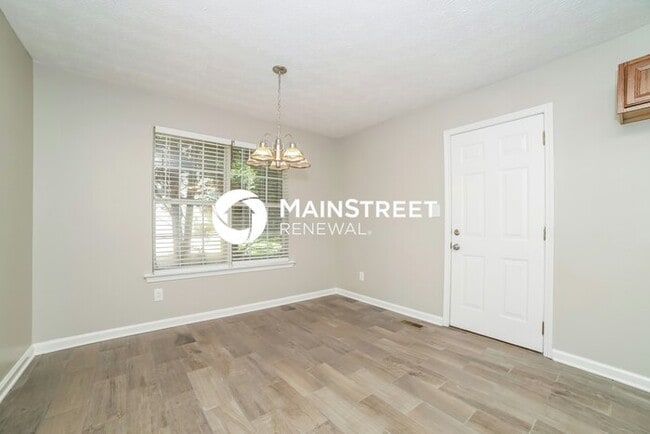 Photo - 3 Bedroom Pet-Friendly Home in Dallas, GA with Main Street Renewal