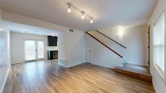 Photo - 507 Boyett St