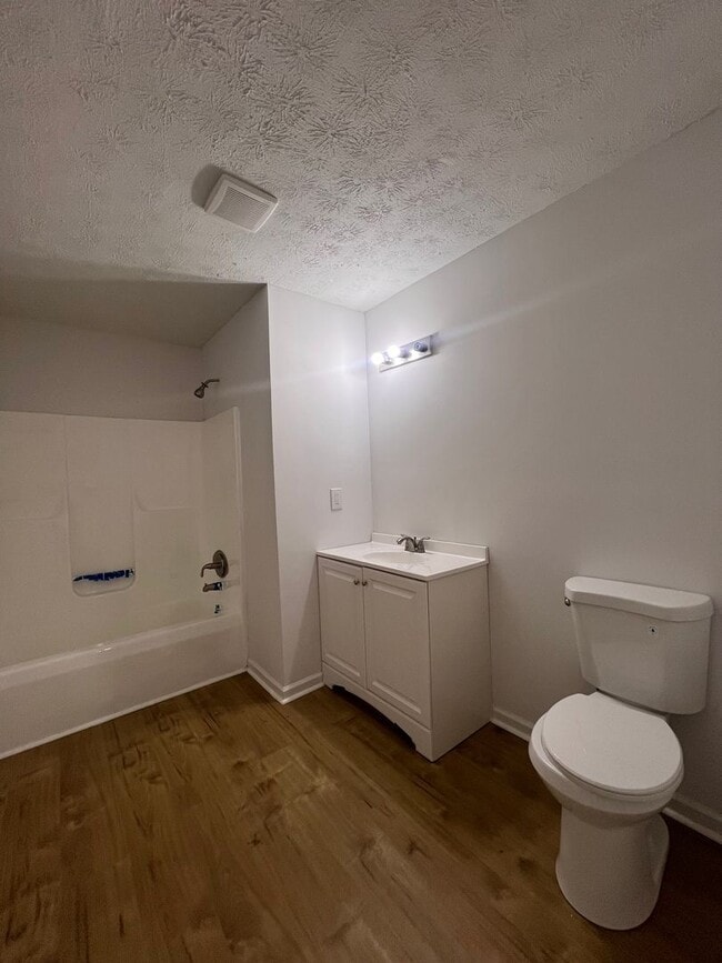 Photo - 1723 W Kentucky St Unit #3