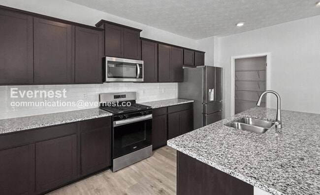 Photo - 982 Allegro Dr