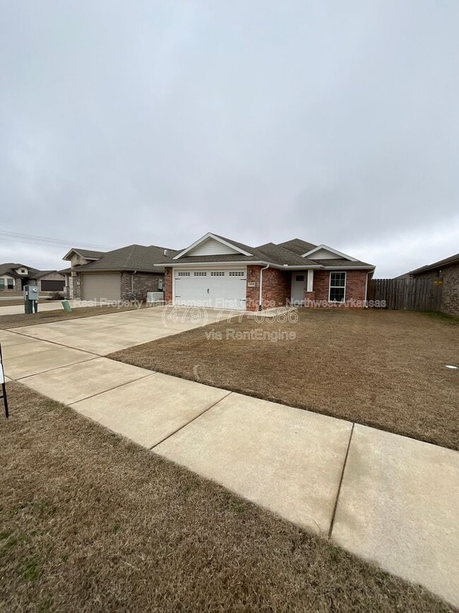 Photo - 6110 NW McClellen St