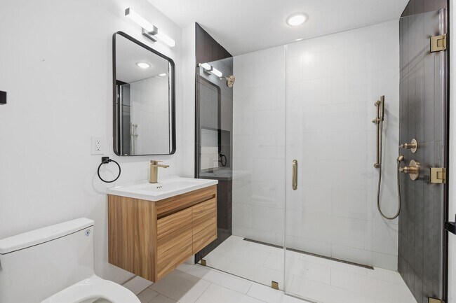 Photo - 234 Webster Ave Unidad 1R