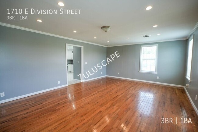 Photo - 1710 E Division St